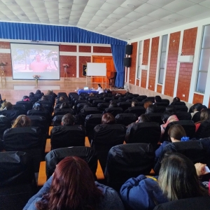 Realizamos taller de autocuidado para los/as asistentes de la educación